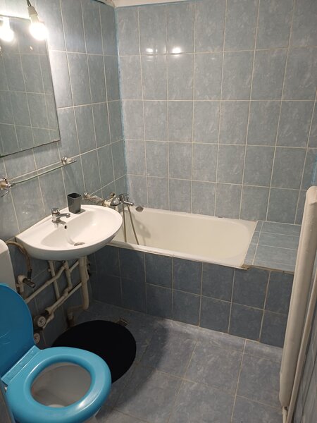 Berceni, Piata Resita,